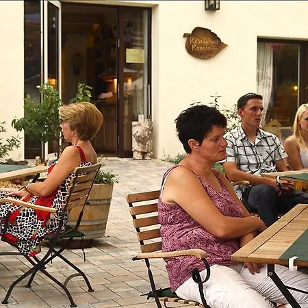 Landgut Lindenhof Aparthotel 4*