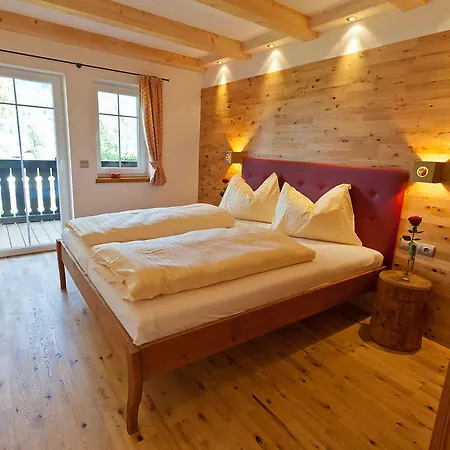 Aparthotel Landgut Lindenhof 4*